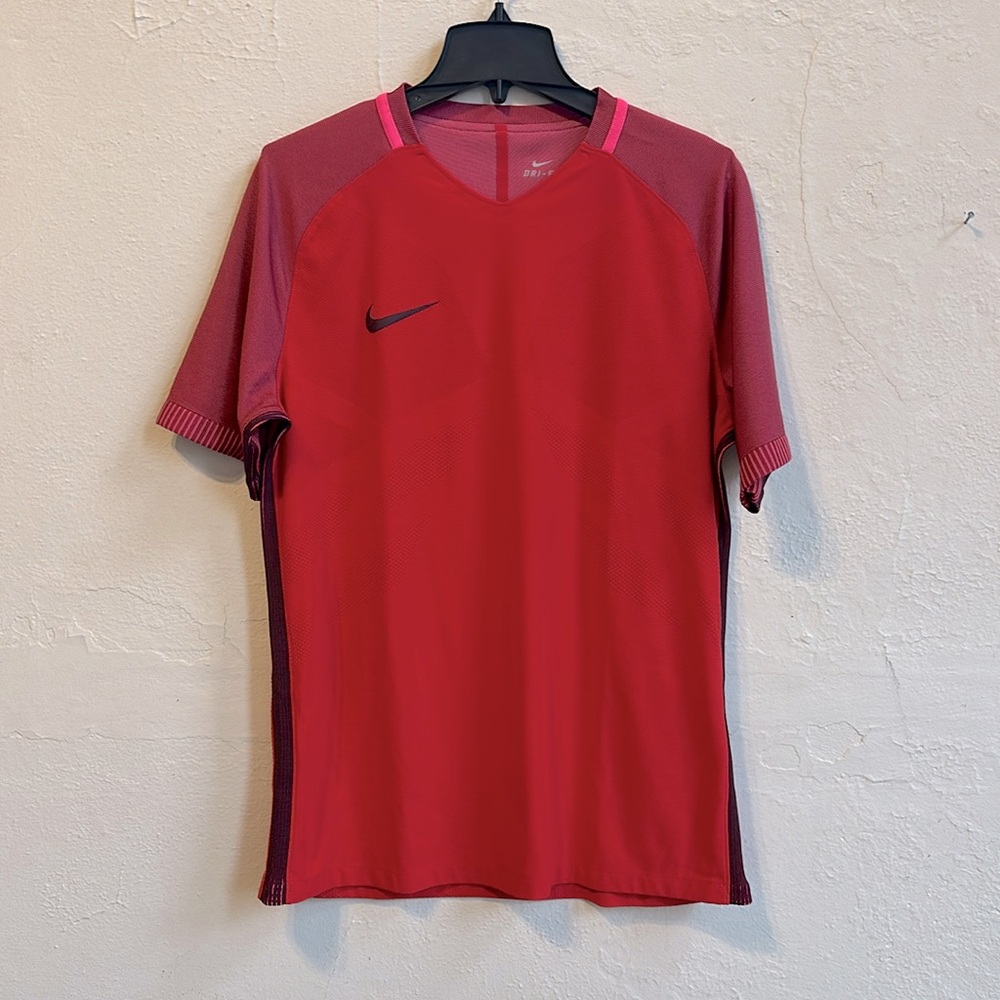 Nike Aeroswift Strike Top University Red Pink